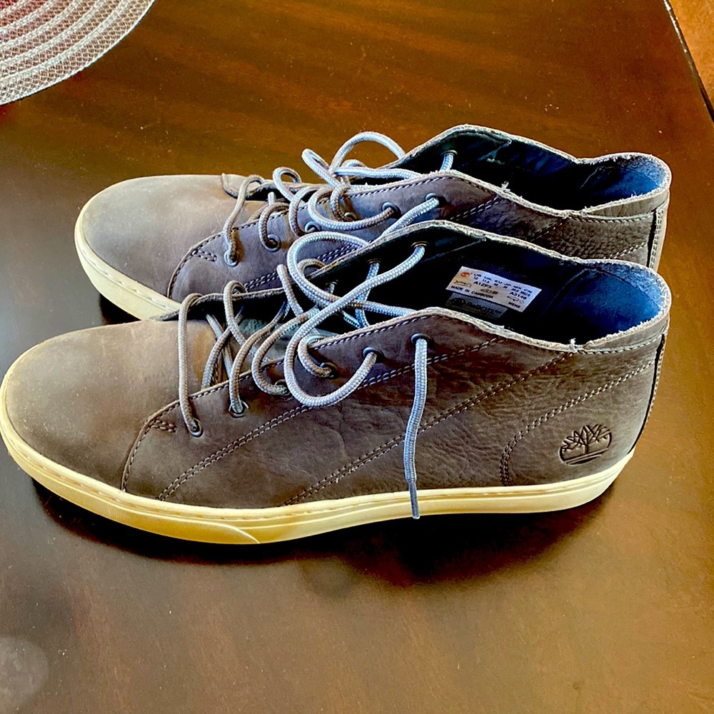 Timberland men no snickers/boots with laces. Size 12 US. Made in Cambodia.